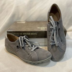 Hartjes Zip Muschel size 10 brand new in box